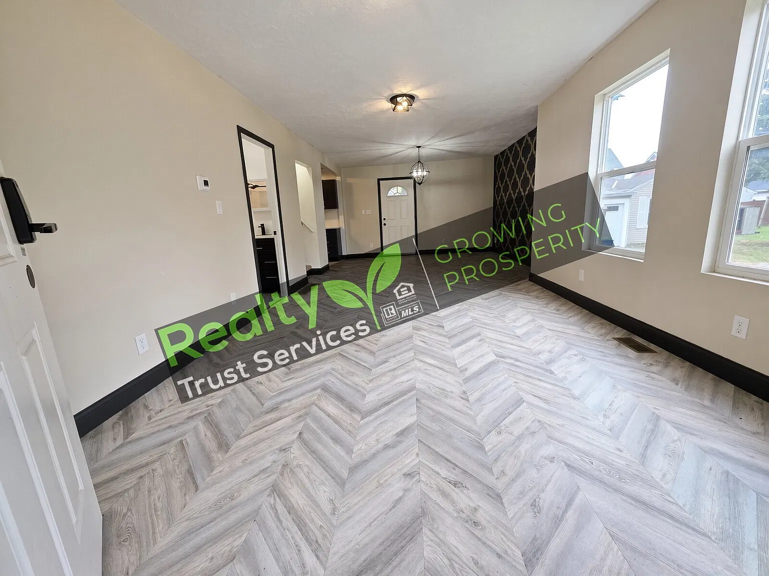 1310 North Leavitt Road Lorain OH 44052 - 1310 North Leavitt Road — Photo 3