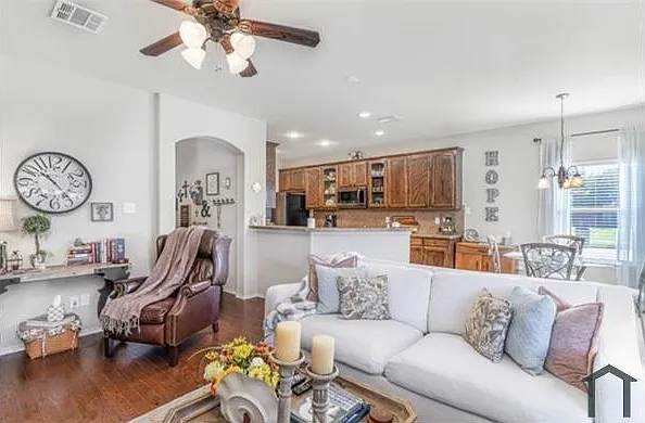 718 Fannin Dr — Photo 6
