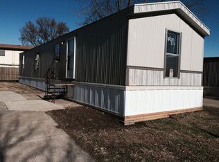 47 White Oak Dr, Wood River, IL 62095