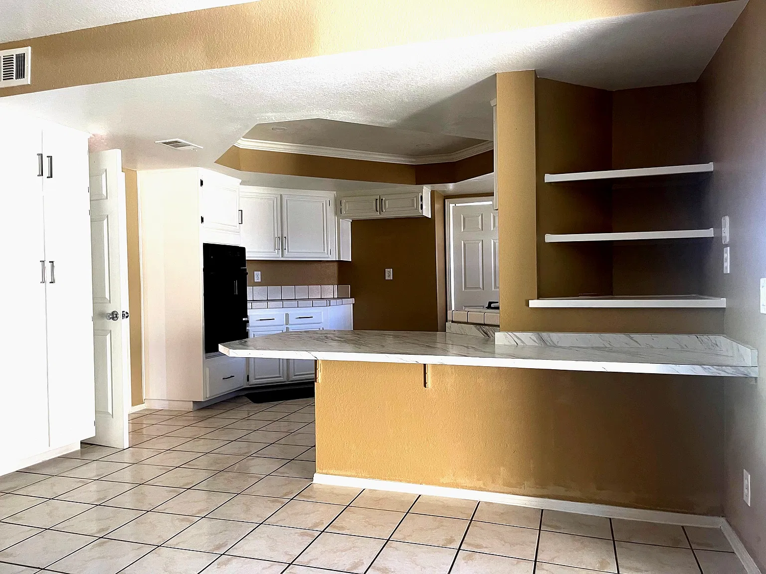 4 bed, 2158 sqft, $2,800 — Photo 4