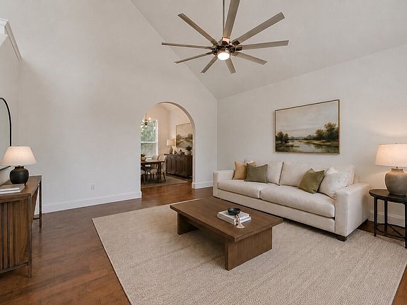 4th image of 1305 Meadowbrook Dr