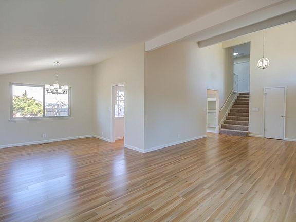 4th image of 60 Melwood St
