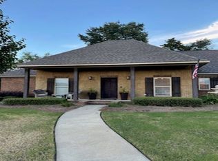104 Glenview Ct, Canton, MS 39046