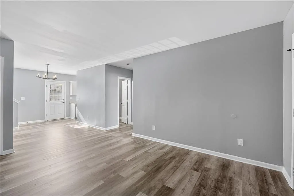 4 bed, 3.0 bath, 1500 sqft, $1,450 — Photo 2