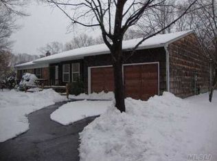 15 Martha Ln, Selden, NY 11784