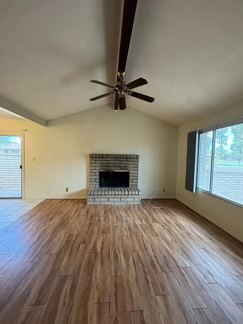 2 Bedroom In Tempe — Photo 4