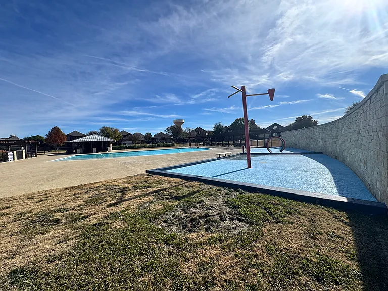 15609 Canyon Rdg — Photo 30