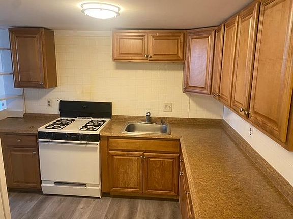 2nd image of 54 Longwood Ave Unit 10