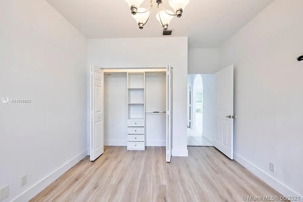 3 bed, 1665 sqft, $3,800 — Photo 2