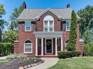 19562 Coffinberry Blvd, Fairview Park, OH 44126