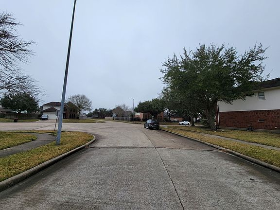 5th image of 4507 E Thunderwood Cir