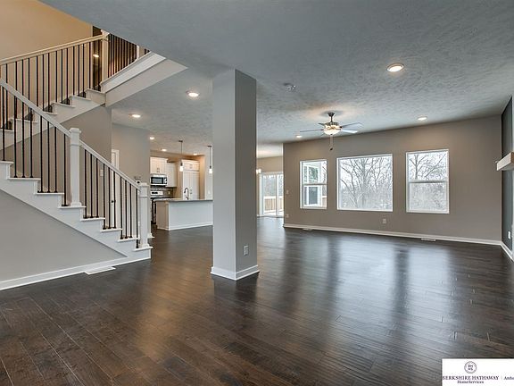 3rd image of 5819 S 239th St