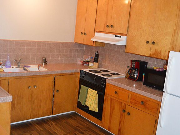 2nd image of 1134 Magnolia Ave #D