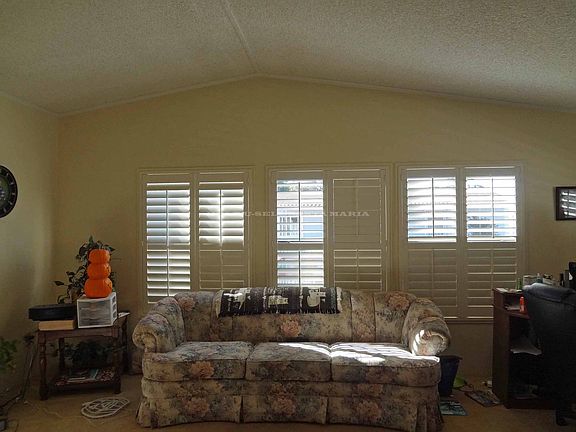 Liv. Rm w/PlantationShutters