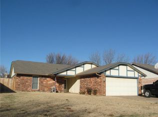 1013 Mars Rd, Edmond, OK 73003