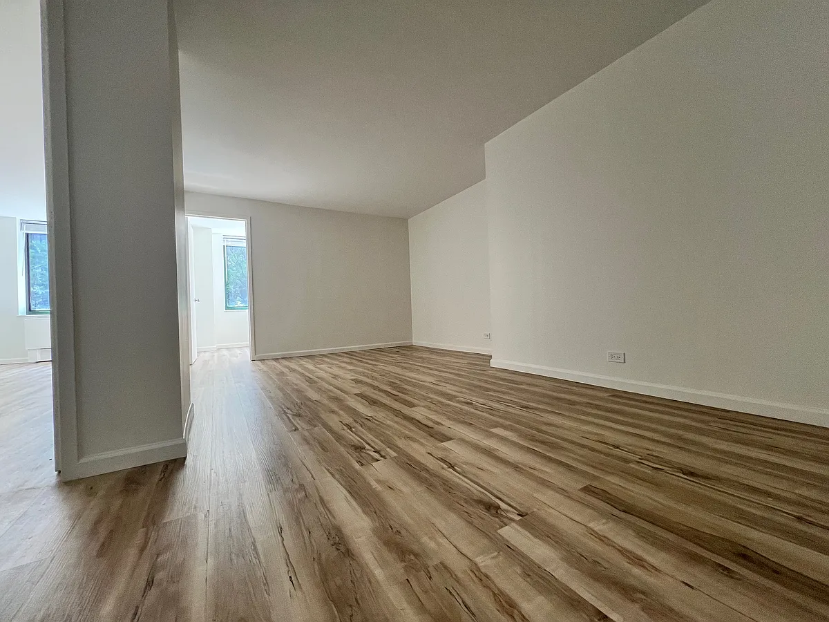 Building Photo - 275 Greenwich St #2J