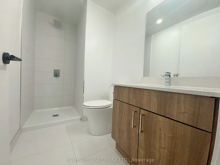 758 Dovercourt Rd #308 — Photo 6