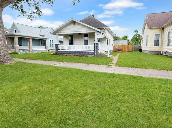 817 Wabash Ave, Mattoon, IL 61938