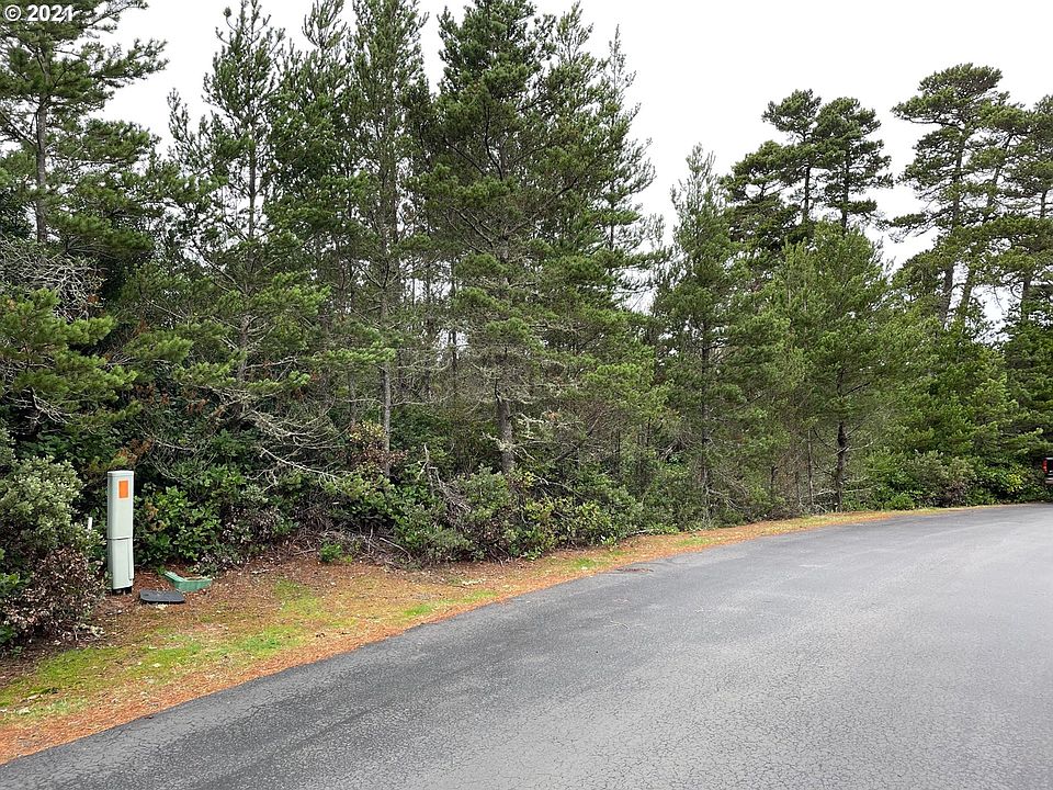 2nd image of Royal Street Georges Dr #43
