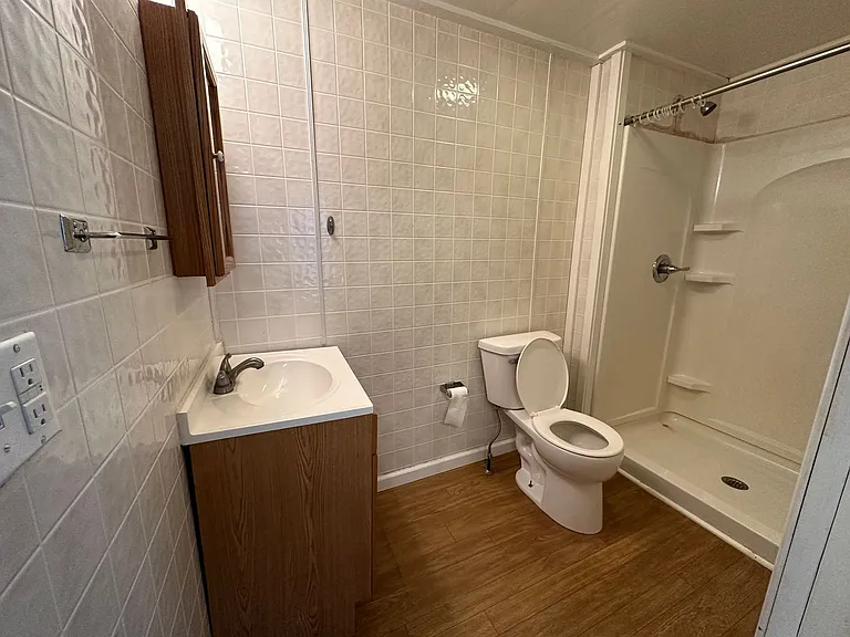 2120 Lansing Ave — Photo 6