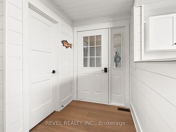 5th image of 300 Green Ln