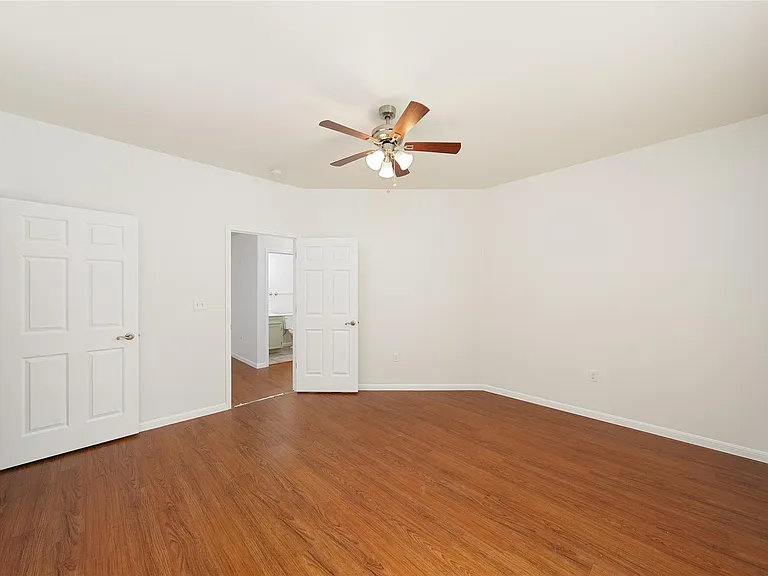 4505 Red River St #B — Photo 13