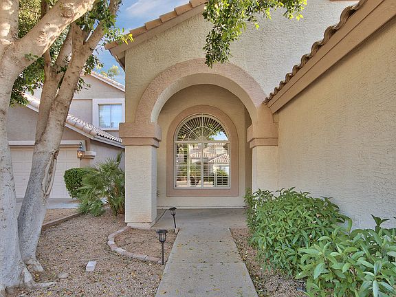 3rd image of 205 W Los Arboles Dr