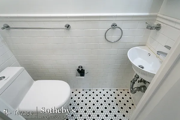 Sold by Terrace Sotheby's International Realty | media 59