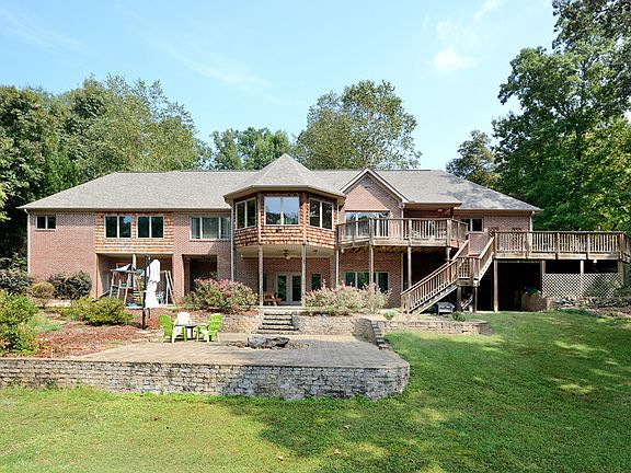 2nd image of 152 Wildwood Trl