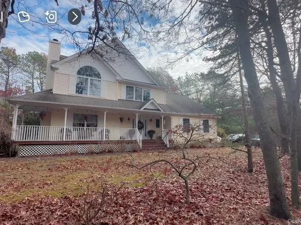 43 N Cozine Road, Manorville, NY 11949