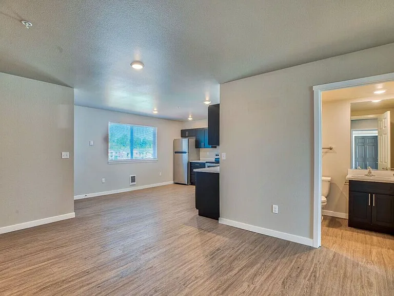 The Edge Apartments — Photo 6