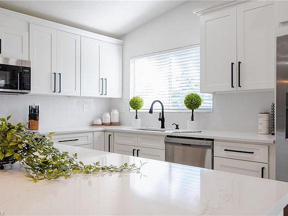 4th image of 6483 Royal Woods DR