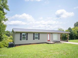 1045 Monroe Cir, Madisonville, TN 37354