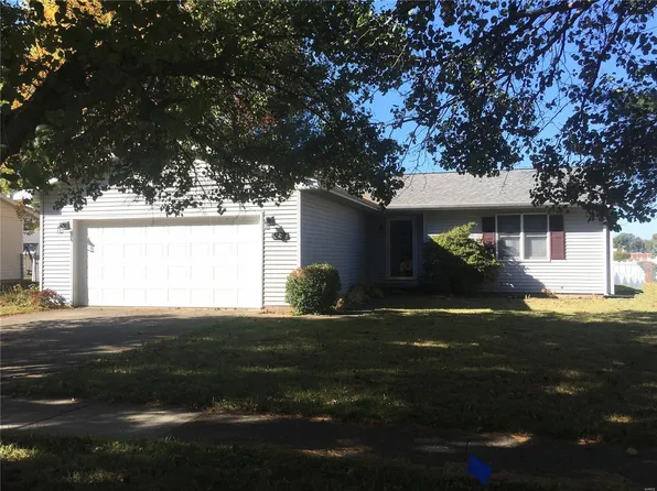711 Ash St, Greenville, IL 62246