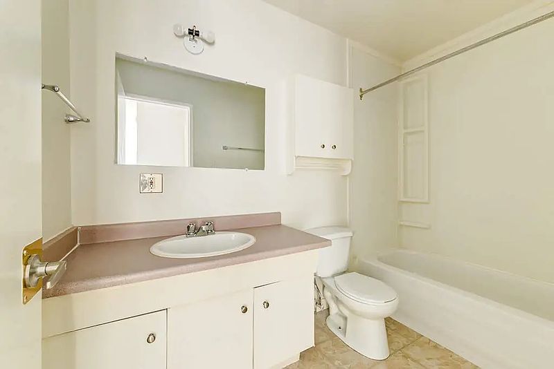 Edmonton Apartment for rent - 2 Bedrooms — photo 16