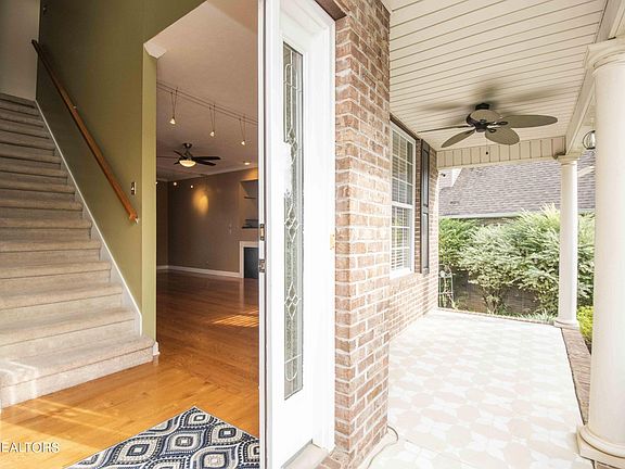 3rd image of 311 Glenshire Ln