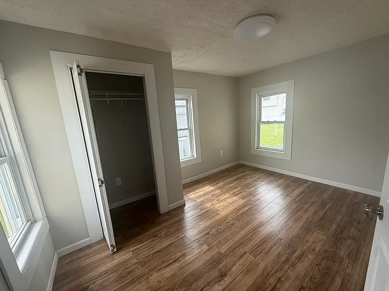 131 W Line St — Photo 34