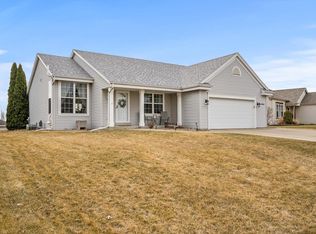 W142N9758 Amber Dr, Germantown, WI 53022