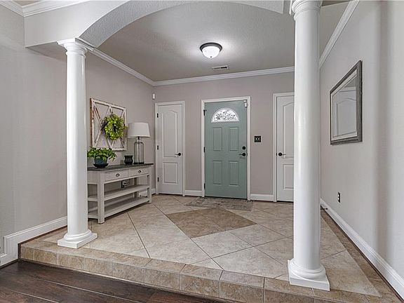4th image of 7530 Villa Ct