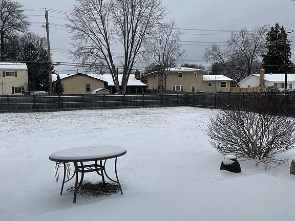 2nd image of 4979 Lyle Rd