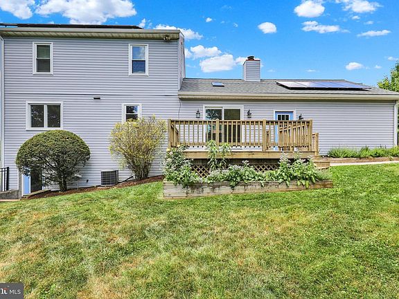 2nd image of 19 Foxchase Ln