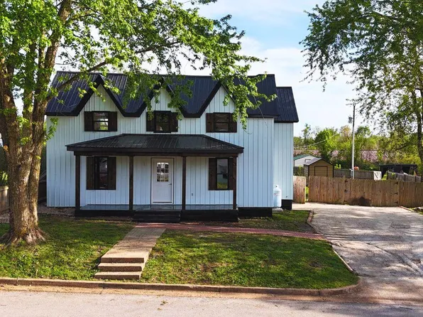 310 W North Street, Mountain Grove, MO 65711