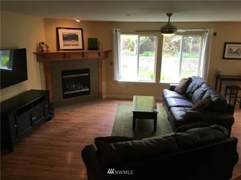1813 Ridge View Ct — Photo 6