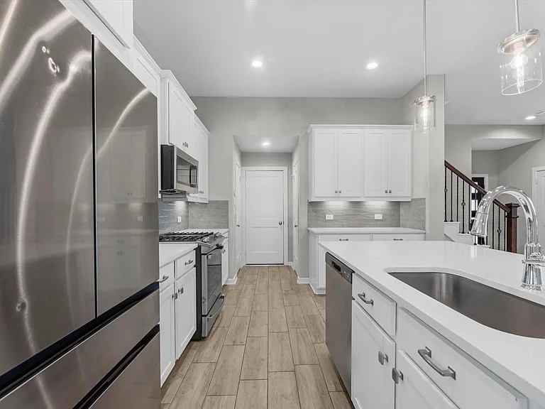 731 Lacebark Elm Trl — Photo 12