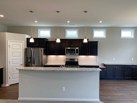 5th image of 64 Pebble Brook Pl