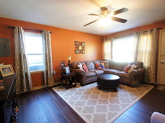 3rd image of 949 River Oaks Blvd