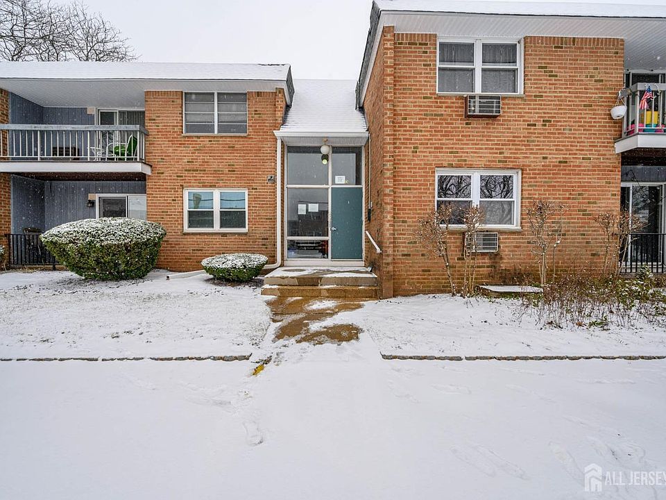 1st image of 806 Eves Dr #3E-9005