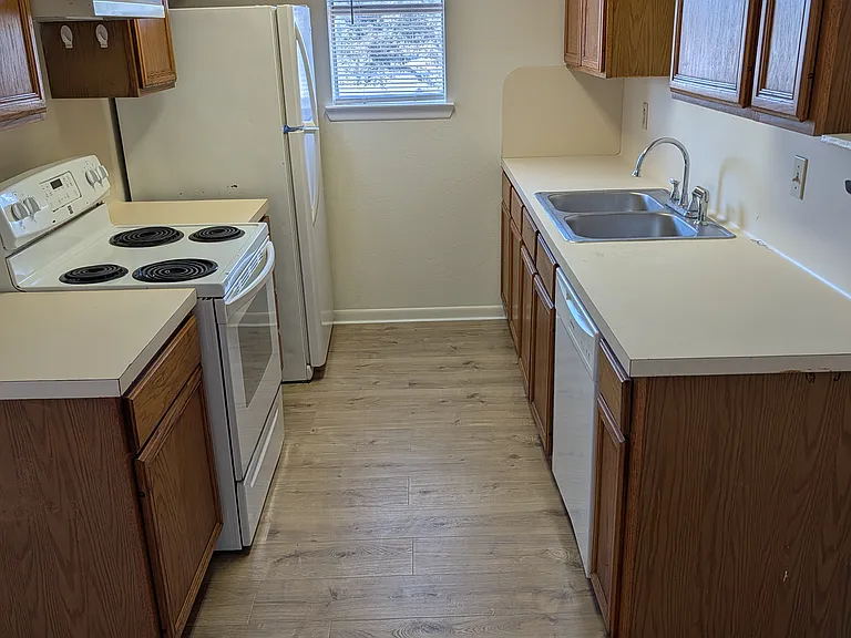 1703 S Washington St — Photo 4