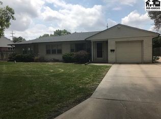 107 Carlton Rd, Hutchinson, KS 67502