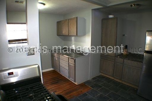 5th image of 2420 N Oxford Ave